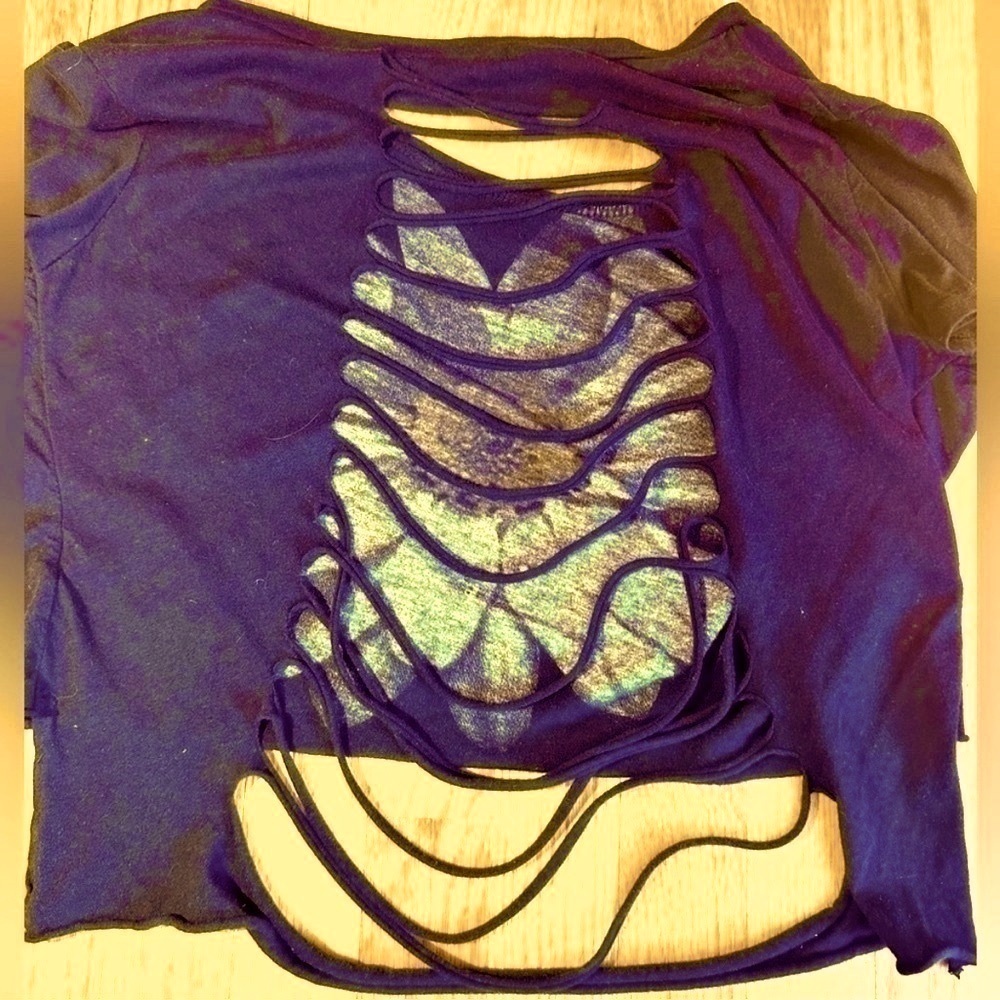 A’gaci Stunning Ripped Backless Top - Picture 4 of 7